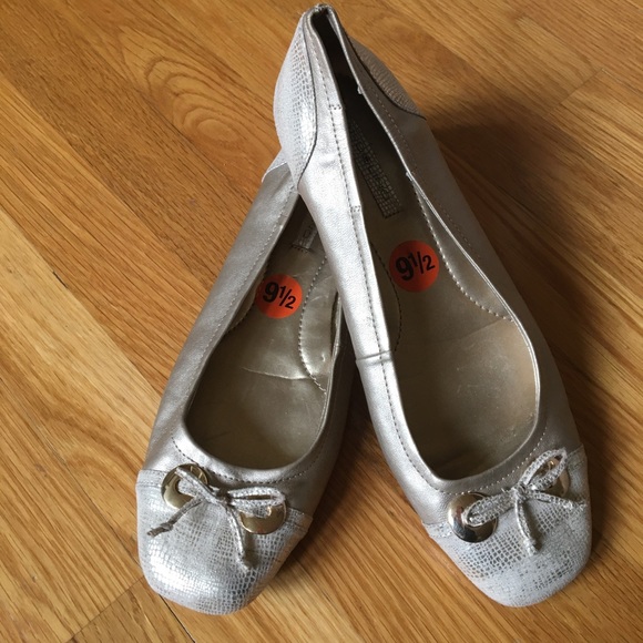 Bandolino Shoes - Bandolino Gold Flats 9 1/2